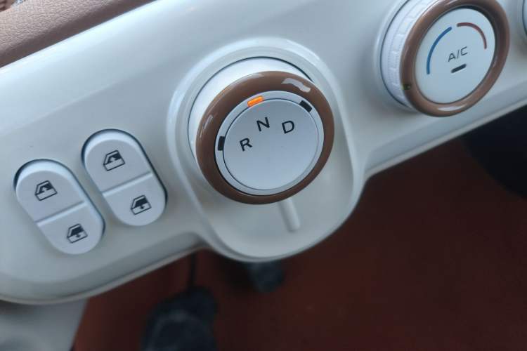 Used Bestune Pony 2026 Model 222km Elegant Horse Gear Lever