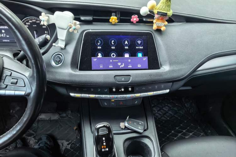 Used Cadillac XT4 2020 28T Two-Wheel-Drive Leading Version Audio And AC Panel