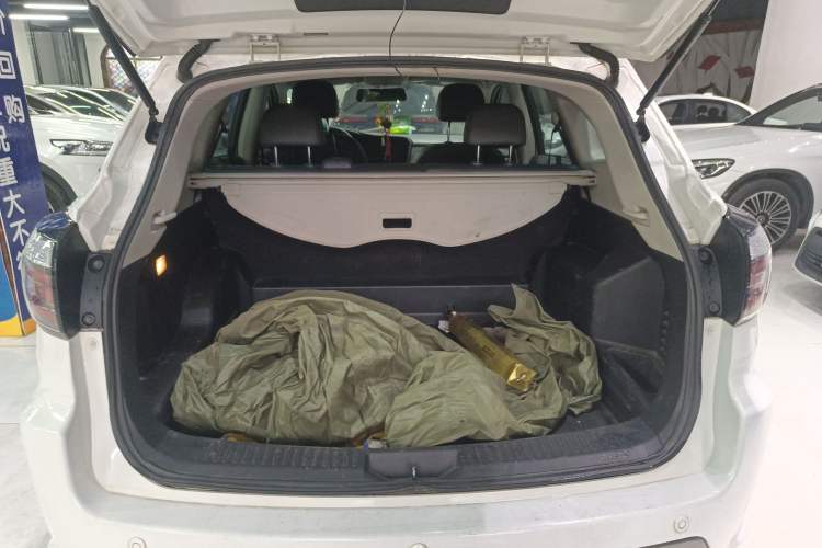 Used Venucia T70 2018 2.0L CVT Smart Enjoyment Version Trunk