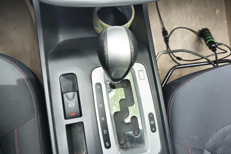 Used Bestune X80 2013 2.0L automatic comfort version Gear Lever