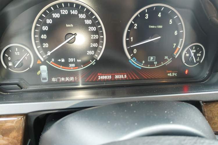 Used BMW 7 Series 2010 760Li Odometer Close Up