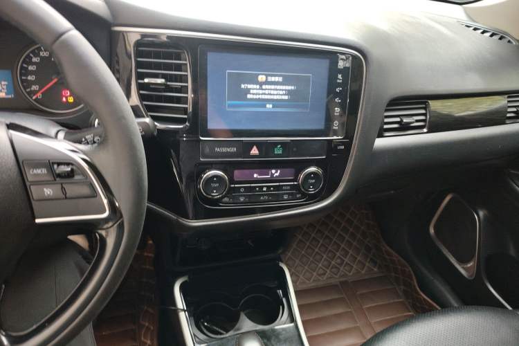 Used Mitsubishi Outlander 2018 2.0L Two-Wheel Drive Glory Edition 5 Seats