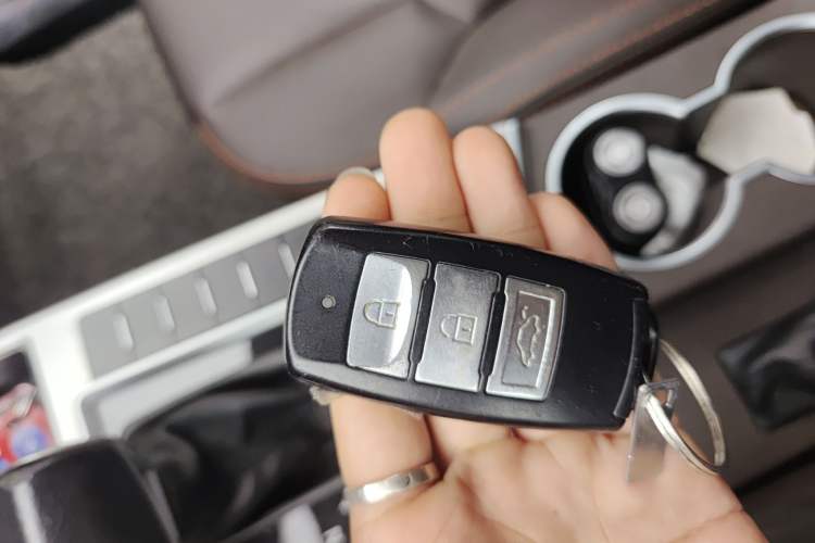 Used FORTHING Joyear X5 2017 1.6L CVT Luxury Model