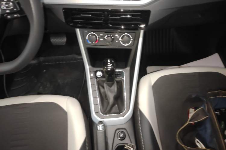 Used Volkswagen Polo 2021 Plus 1.5L Automatic Colorful Tech Edition Gear Lever