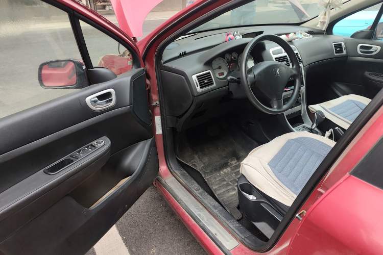 Used Peugeot 307 2012 Hatchback 1.6L Automatic Comfort Edition
