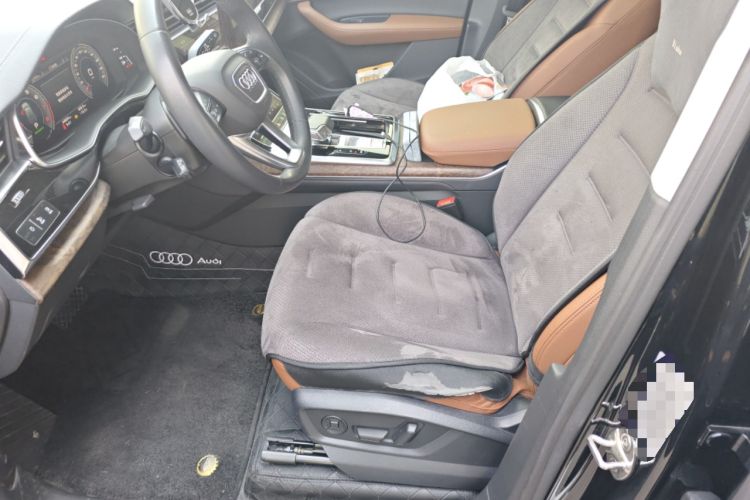 Used Audi Q7 2023 45 TFSI quattro S line Sport model Left Front Seat