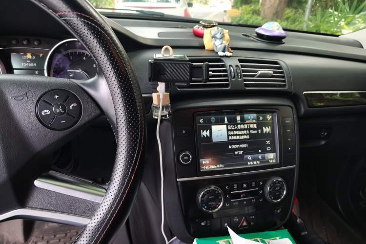 Used Mercedes-Benz R-Class 2017 R 320 4MATIC Business Edition Prestige Model
