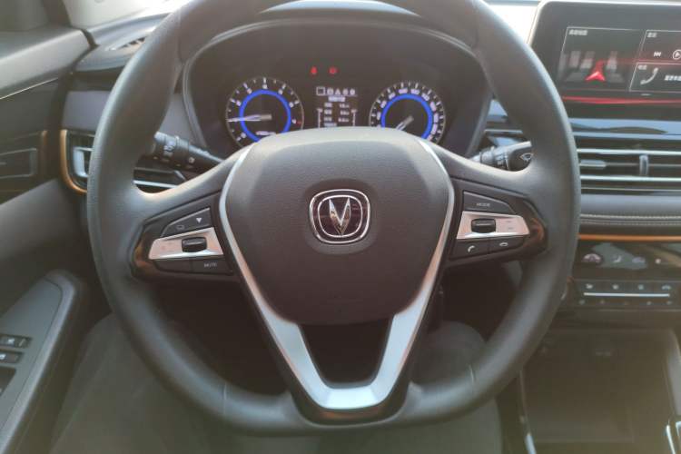 Used CHANGAN Eado DT 2019 1.6L Manual Comfort Model China VI Standard Steering Wheel