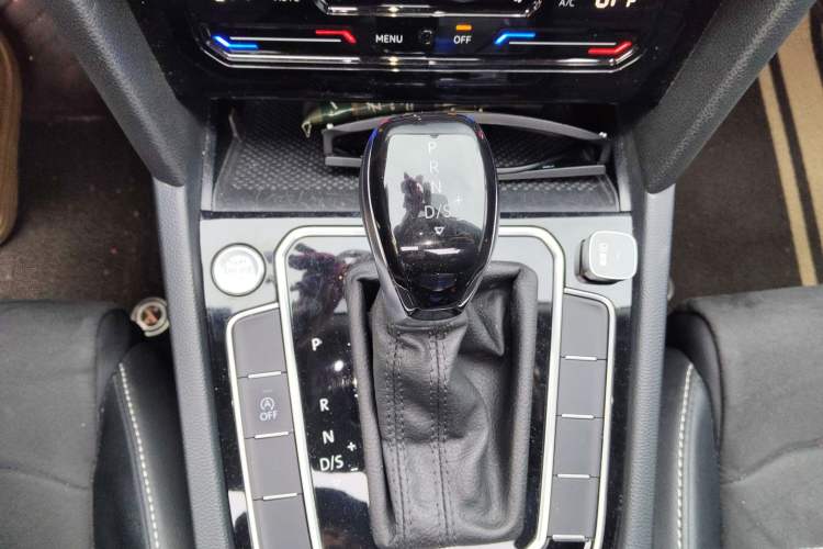 Used Volkswagen Magotan 2020 330TSI DSG Luxury Edition Gear Lever