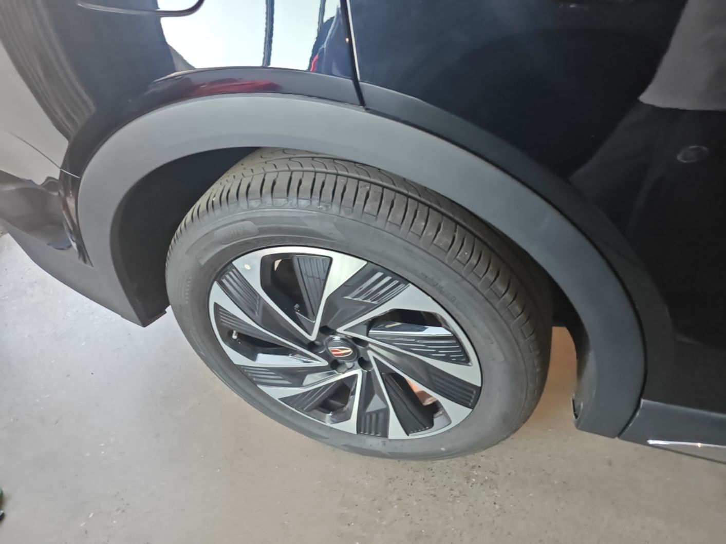Hongqi HS7 PHEV 2024 2.0T PHEV Four-Wheel Drive Flagship Edition 6 Seats — снимка 11