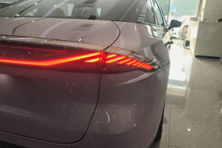 Used Geely Galaxy L6 2024 125km Creative Edition
