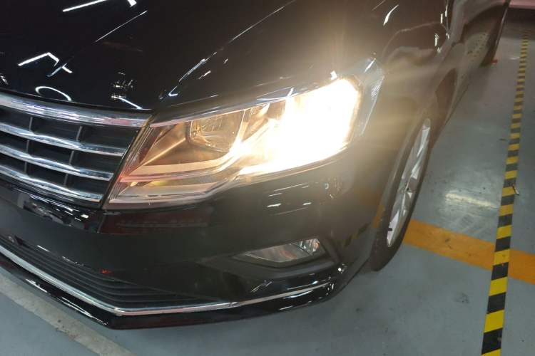 Used Volkswagen Jetta 2017 1.5L Automatic Comfort Model Left Front Headlight