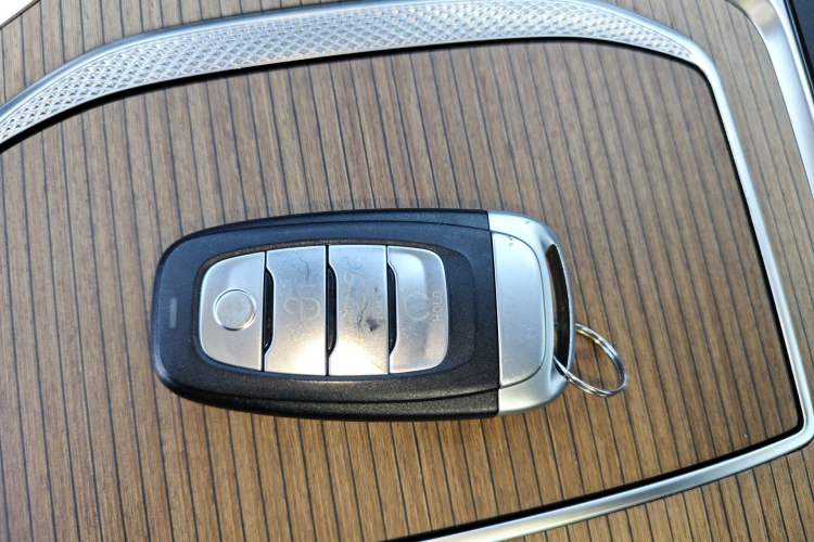 Used Hongqi E-HS9 2022 690 km Range Flagship Edition Six Seats Interior 1