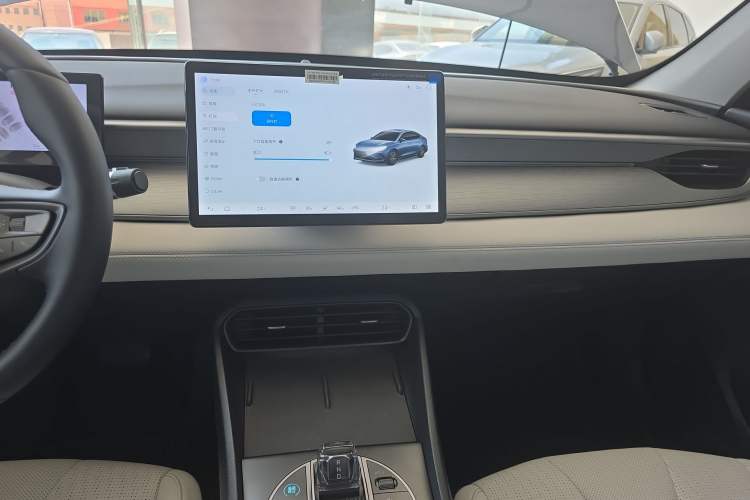 Used BYD Seal 05 DM-i 2025 DM-i Intelligent Drive 120KM Flagship Model Audio And AC Panel