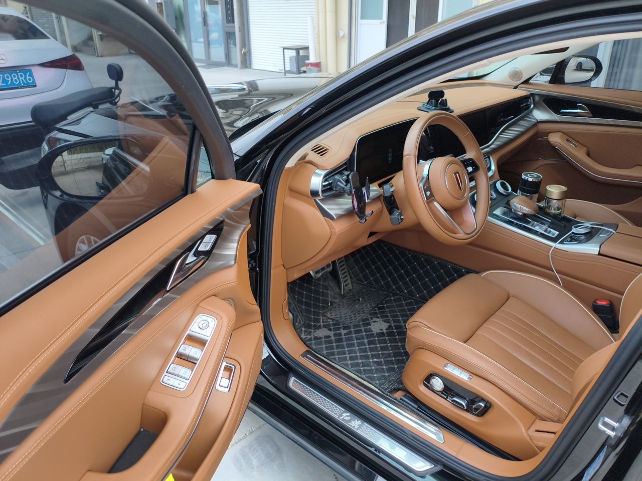 Hongqi H9 2023 2.0T Smart Connect Flagship Edition - Chinese Trim Xiang — снимка 16