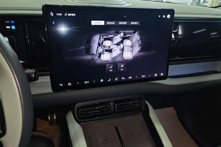 Used Formula Leopard 5 2023 Cloud Ride Flagship Edition Audio And AC Panel