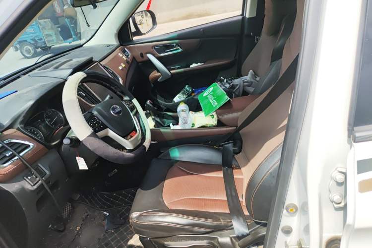 Used SWM X7 2017 1.5T automatic smart version 7 seats Left Front Seat