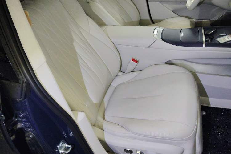 Used Buick L7 2025 Model Aivia