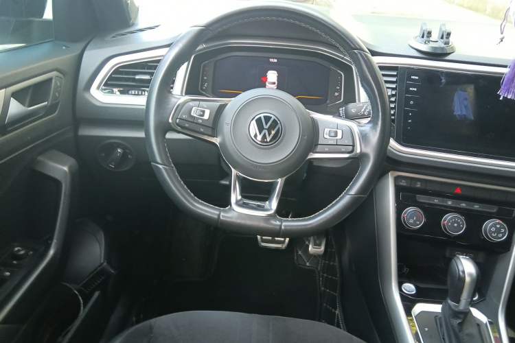 Used Volkswagen T-ROC 2022 280TSI DSG Two-Wheel Drive R-Line Pro PLUS
