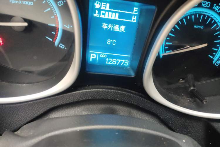 Used GAC Trumpchi GS5 2014 2.0L Automatic Two-Wheel Drive Deluxe Edition Odometer Close Up