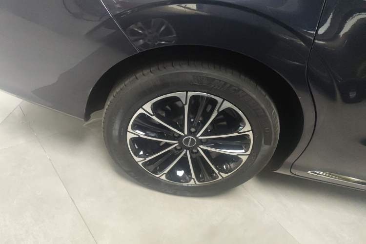 Used Roewe iMAX8 2021 400TGI Supreme Series Prestige Edition Right Rear Wheel Hub