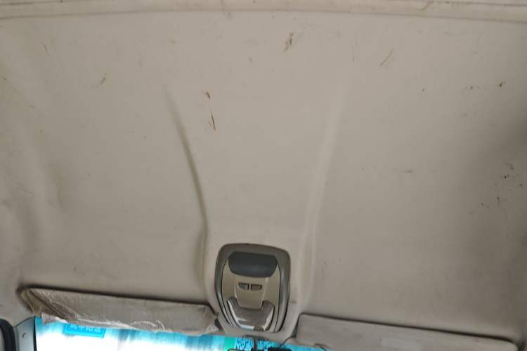 Used Iveco Power Daily 2017 2.5T Deluxe A32 Mid-Roof 5-7 Seater 47Z5 Passenger Van