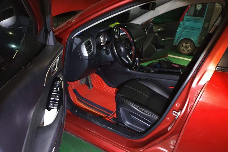 Used Mazda 3 Axela 2017 Sedan 1.5L Automatic Luxury Model Emission Standard China V
