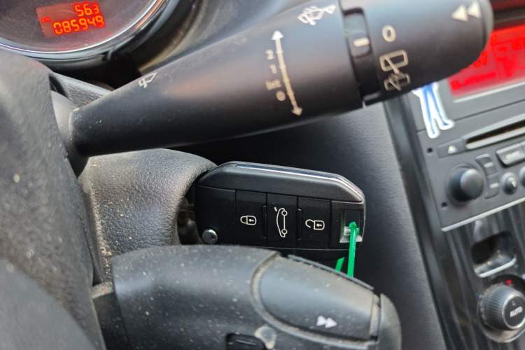 Used Peugeot 3008 2013 2.0L Automatic Trend Edition Vehicle Key