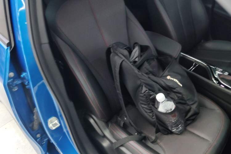 Used Buick Verano 2023 Pro GS Hunter Wind Edition Right Front Seat