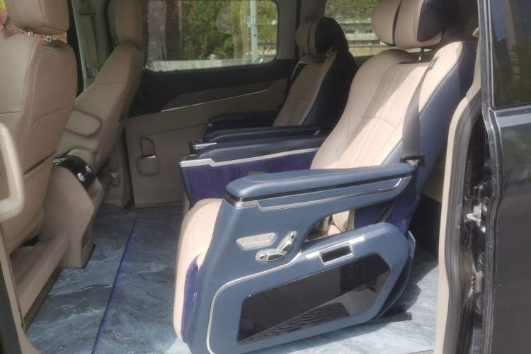 Used Ford Tourneo Custom 2023 2.0T Automatic Comfort Edition Left Rear Seat