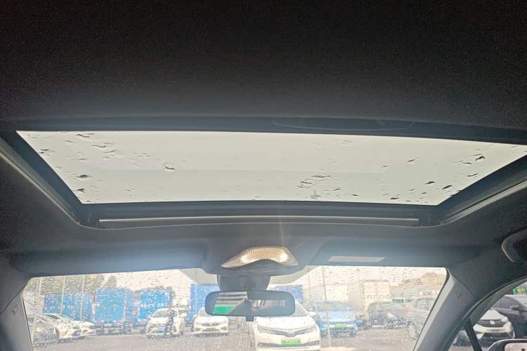 Used Toyota IZOA 2021 2.0L Yichi SPORT
