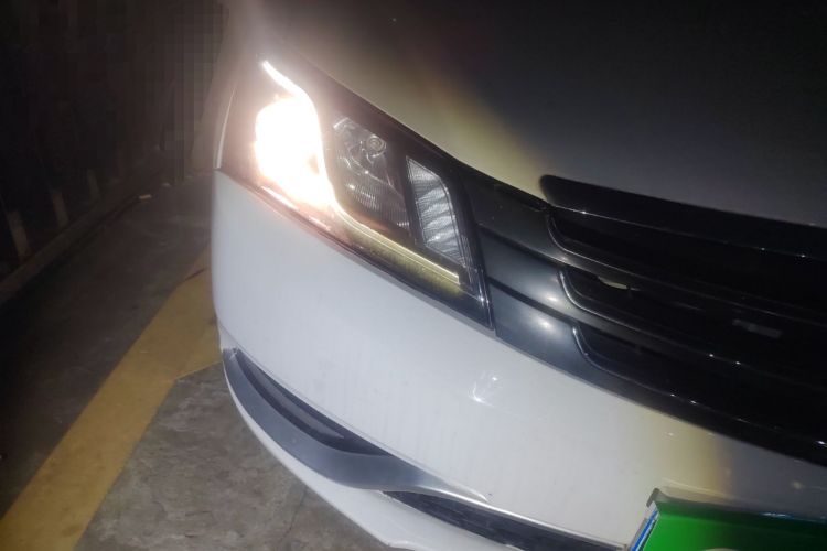 Used Geely Auto Emgrand 2015 Sedan 1.3T CVT Upward Edition Right Front Headlight