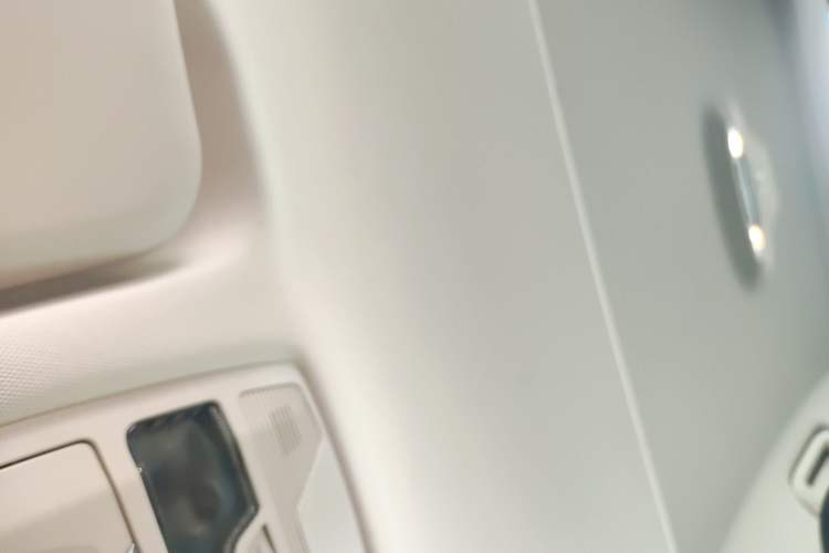 Used Hongqi E-QM5 2024 450km Range Commuter Version
