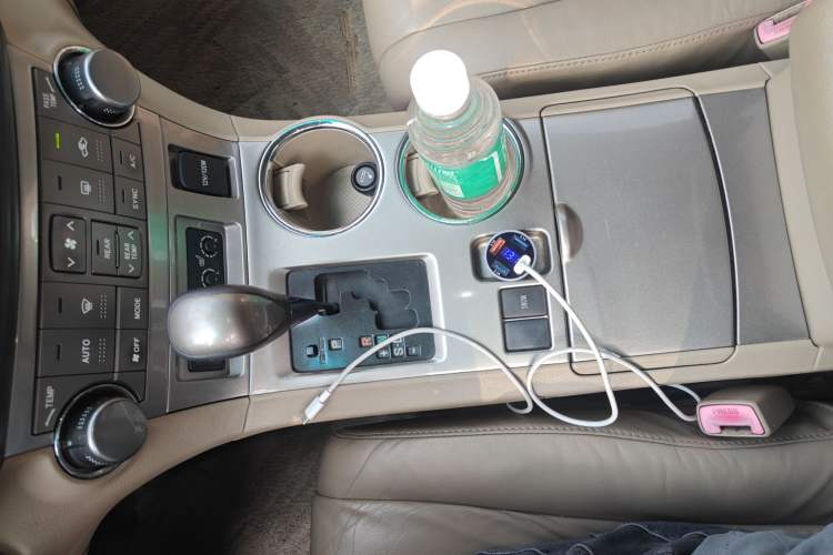 Used Toyota Highlander 2012 2.7L Two-Wheel Drive 7-Seater Luxury Edition
