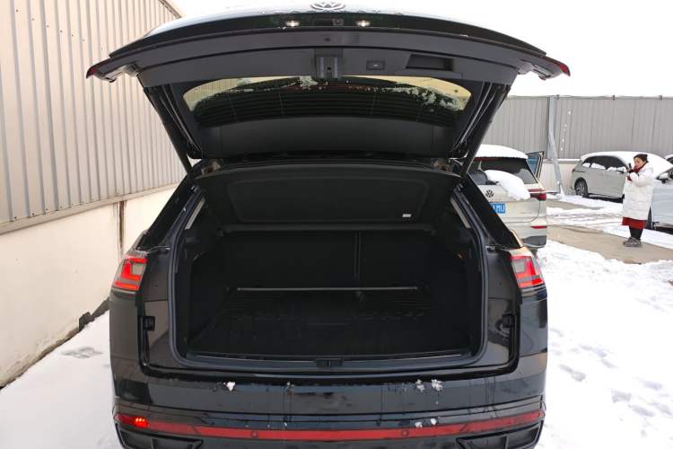 Used Volkswagen Teramont X 2024 380TSI Four-Wheel Drive Longxiang Edition Trunk