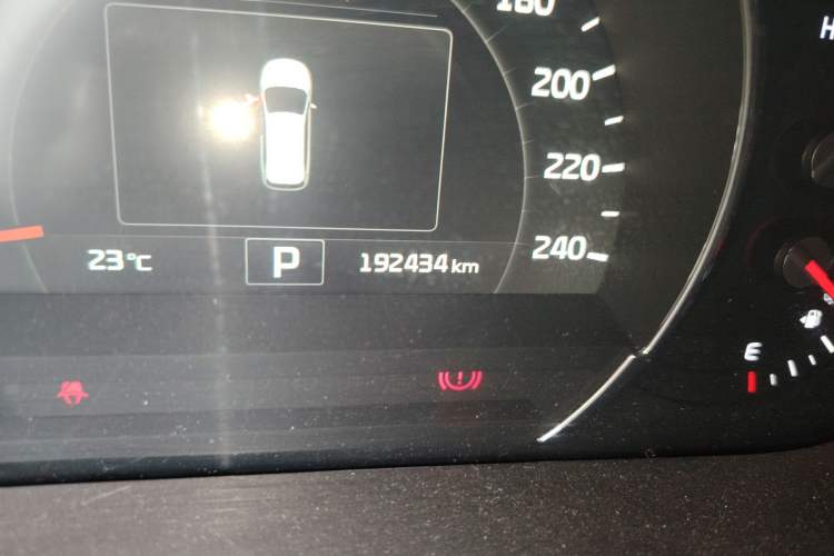 Used Kia Sorento 2015 Sorento L 2.4L Gasoline 4WD Elite Edition 7 Seats China IV Standard
