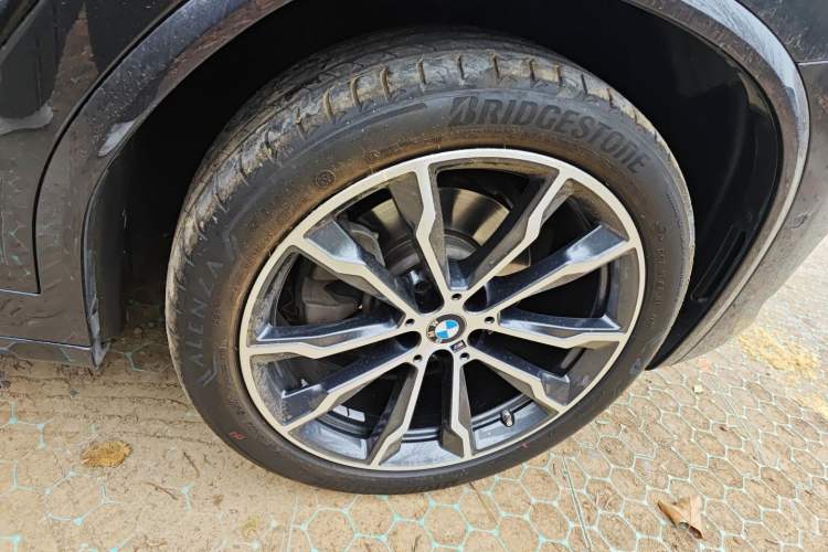 Used BMW X3 2023 Restyled xDrive30i Leading Edition M Night Sky Package Right Front Wheel Hub