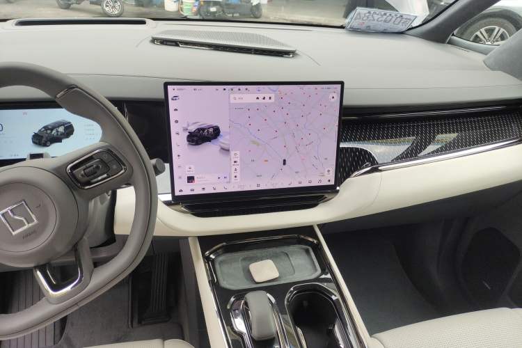 Used Zeekr 009 2024 Six-Seat Executive Version 4WD 108 kWh Audio And AC Panel