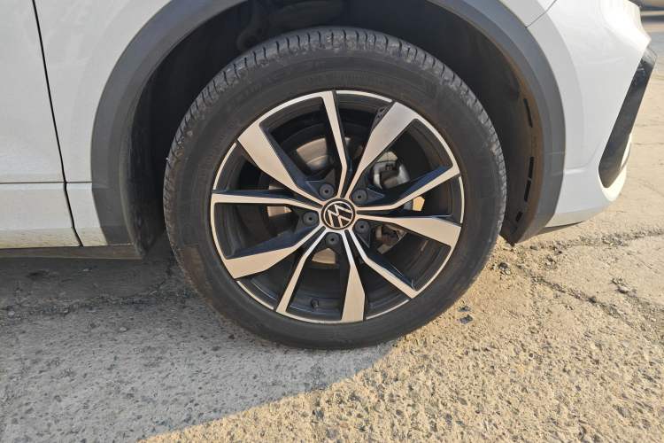 Used Volkswagen T-ROC 2024 300TSI DSG Two-Wheel-Drive Chen Guang Edition