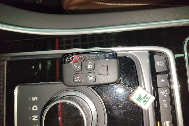 Used Jaguar XF 2016 XF 2.0T Two-Wheel-Drive R-Sport Sport Edition