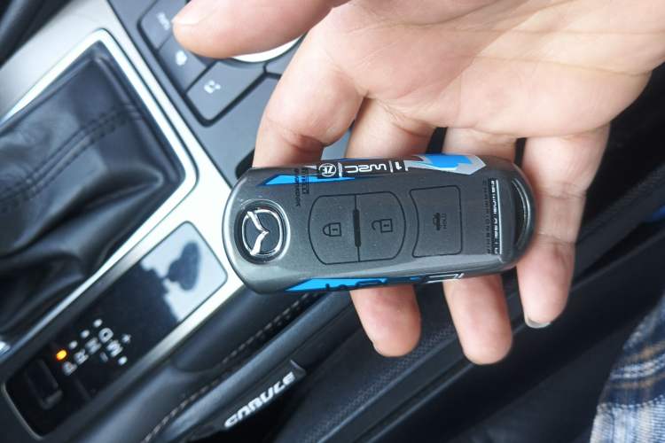 Used Mazda Atenza 2018 2.5L Blue Sky Prestige Edition China VI compliant Vehicle Key