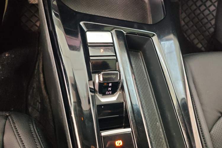 Used Volkswagen Lamando 2022 Lavida L 280TSI DSG Hot Edition
