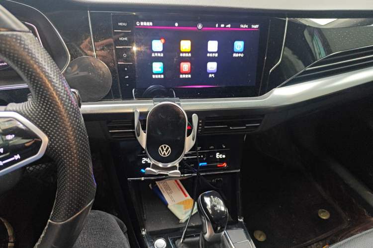 Used Volkswagen Passat New Energy 2022 430 PHEV Hybrid Luxury Edition Audio And AC Panel