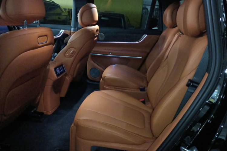 Used Hima AITO M9 2025 Extended-Range Max Version 52 kWh 6-Seater Edition Left Rear Seat