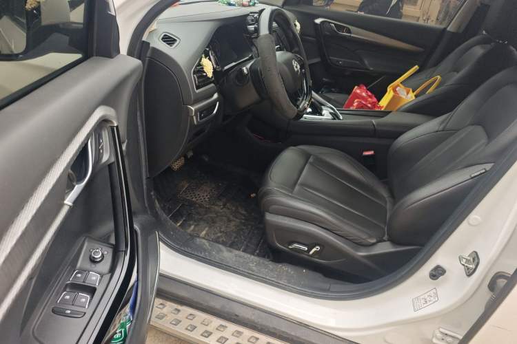 Used Dongfeng Aeolus AX7 2020 1.6T Automatic AI Navigation Model China VI Standard
