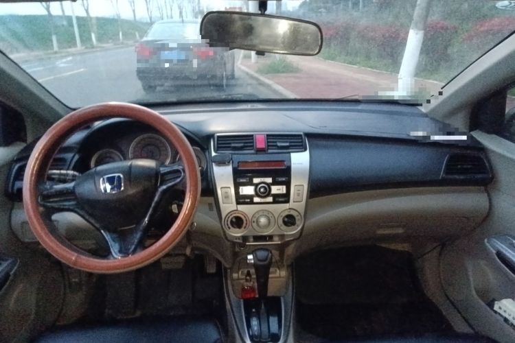 Used Honda City Classic 2008 1.5L Automatic Elite Edition Center Console