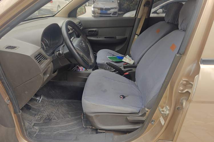 Used Wuling Hongguang 2014 1.5L Standard Version Left Front Seat
