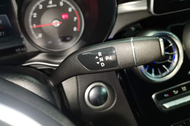 Used Mercedes-Benz GLC Coupe 2019 GLC 200 4MATIC Coupe SUV Gear Lever