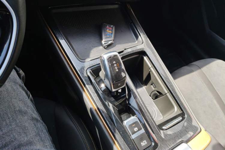 Used Dongfeng Aeolus Yixuan MAX 2021 1.5T Nightbreak Dawn Edition Gear Lever