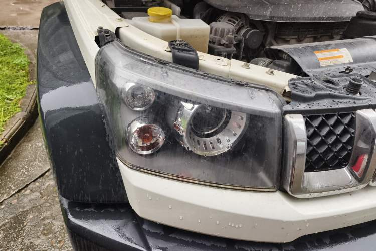 Used BAIC Off-Road BJ40 2016 40L 2.3T Automatic All-Wheel Drive Premium Edition Right Front Headlight